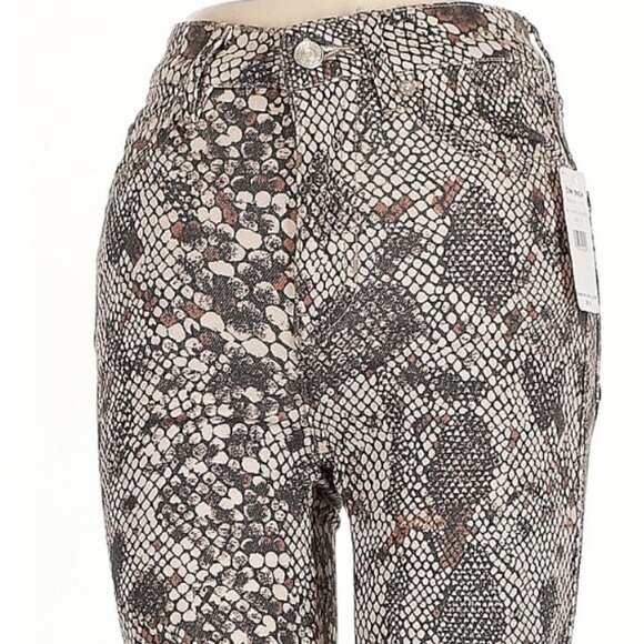 Free People "We The Free" Snake  Animal Print Raw Hem Jeans Sz 25 NWT Retail $98 - Picture 2 of 13